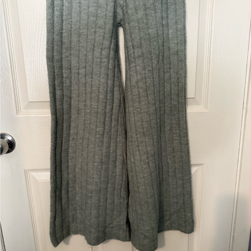 Sincerely Jules whide leg warm pants in Light Gray/green ish - Picture 4 of 4
